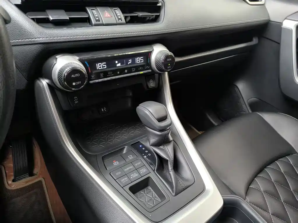 TOYOTA RAV4 RONGFANG