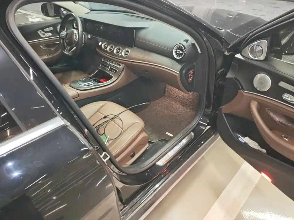 Mercedes-Benz E-Class — миниатюра 18