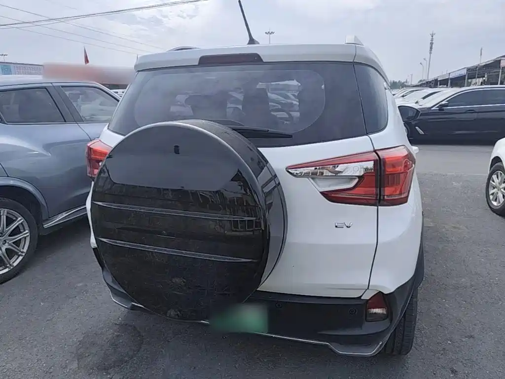 BYD Yuan EV — миниатюра 6