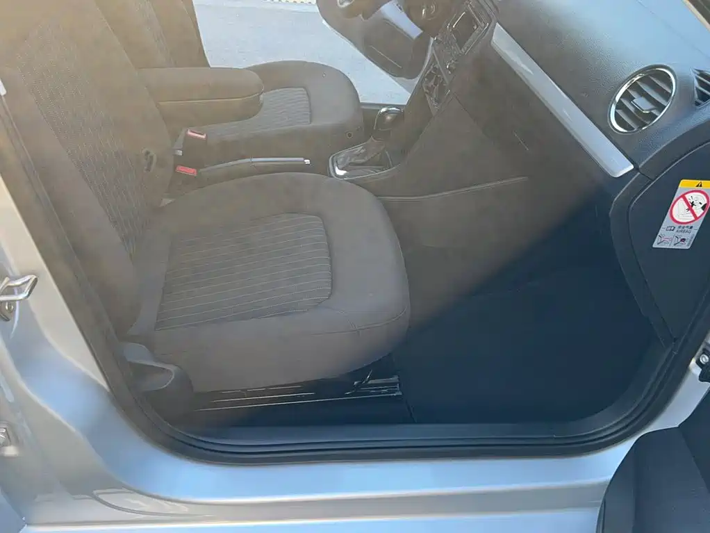 Volkswagen Jetta — миниатюра 14