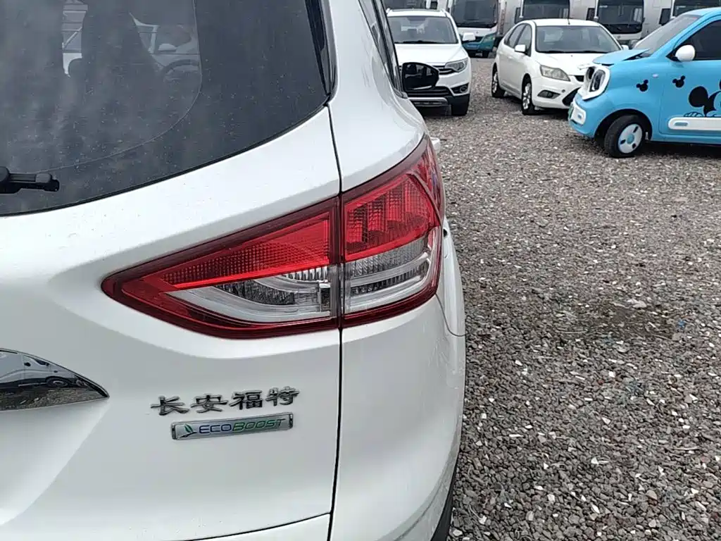 Ford Kuga — миниатюра 8