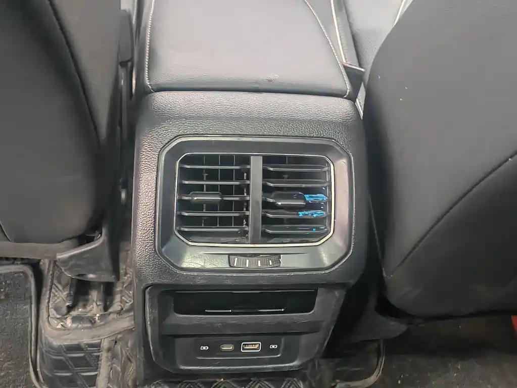 Volkswagen Tiguan L L 2023 380TSI AT R-Line 7 мест