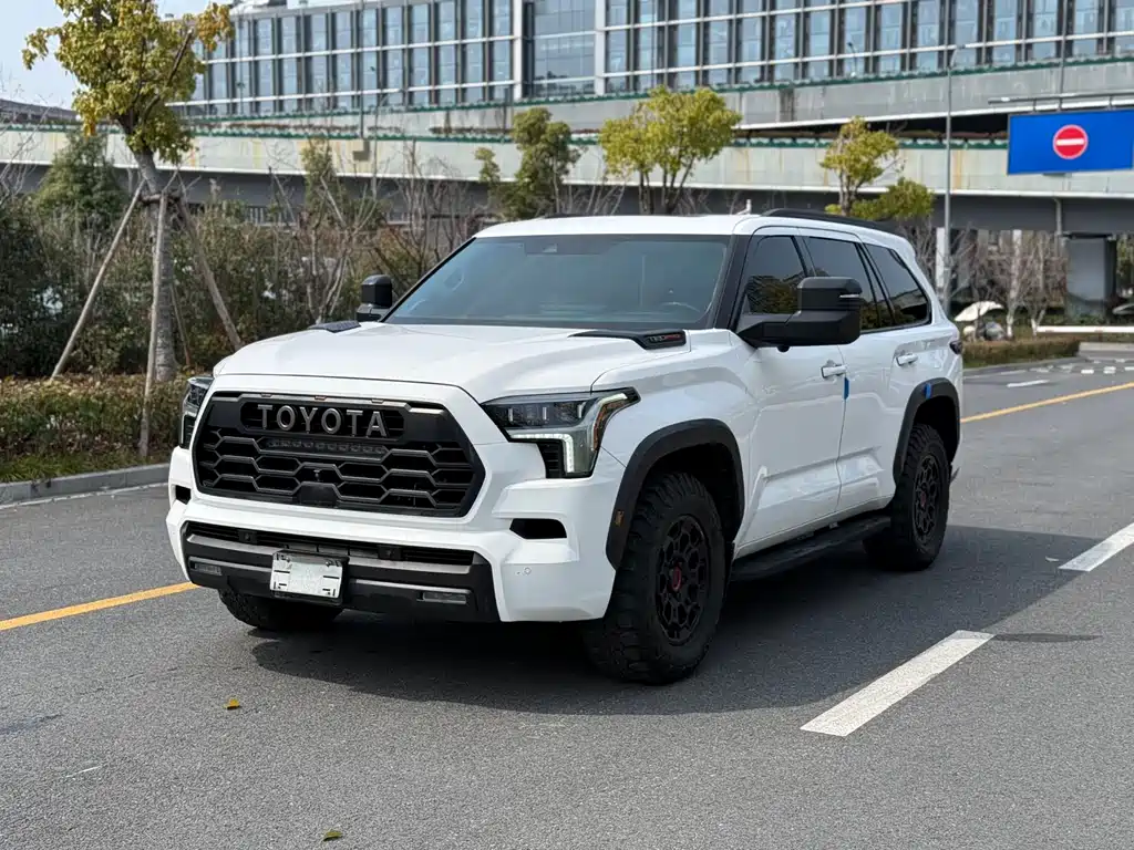 Toyota Sequoia 2024