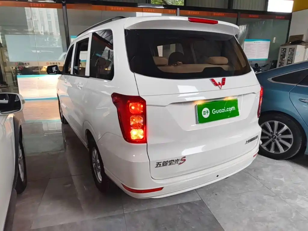 Wuling Hongguang — миниатюра 5