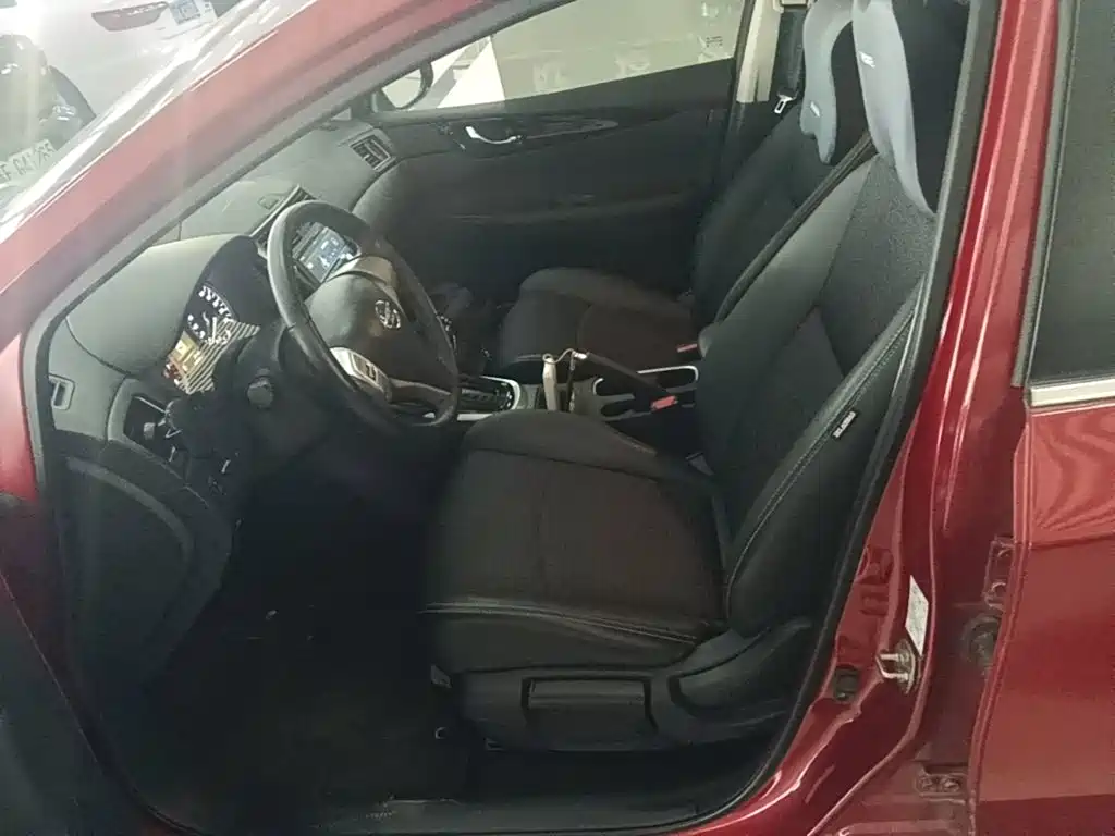 Nissan Tiida — миниатюра 15