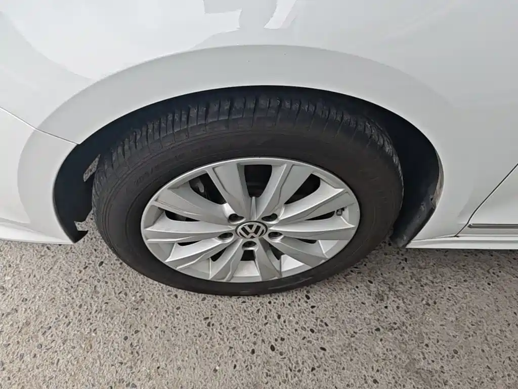 Volkswagen Sagitar — миниатюра 23