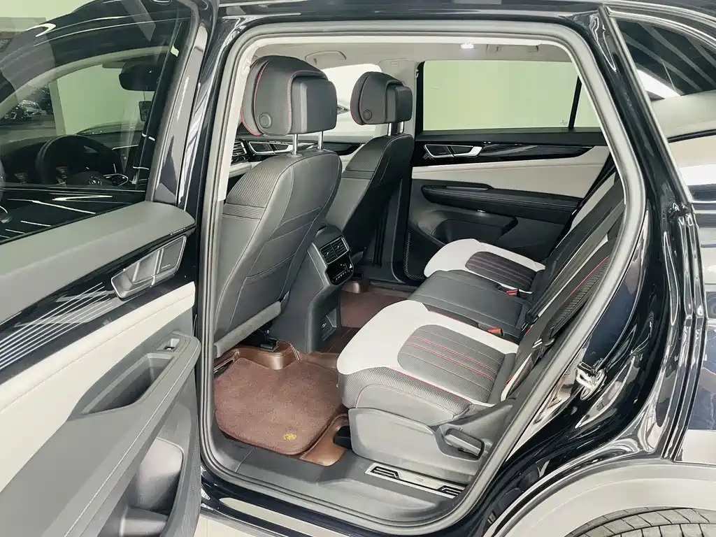Volkswagen Teramont — миниатюра 9
