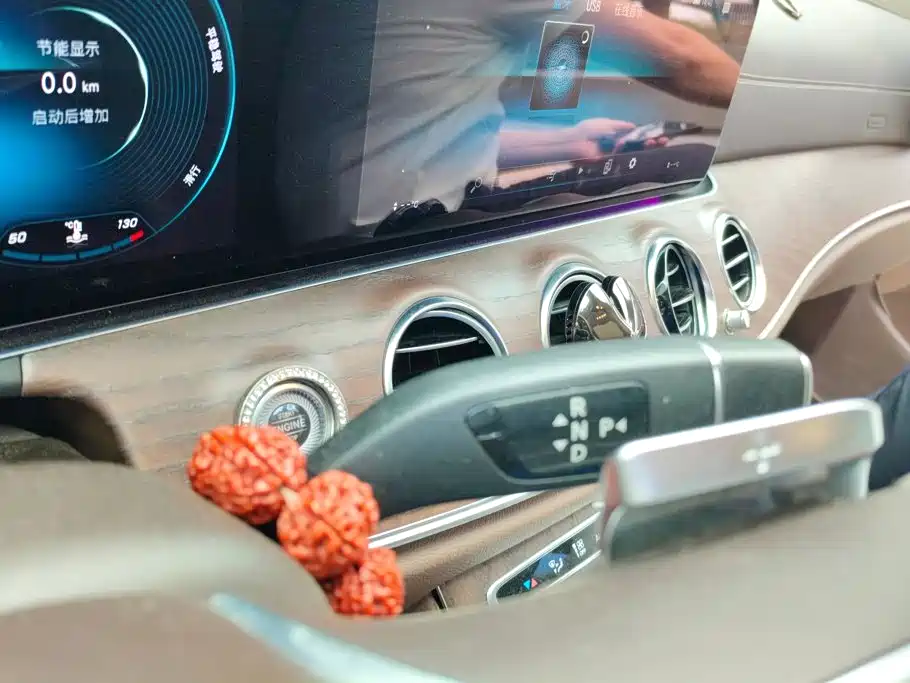 Mercedes-Benz E-Class — миниатюра 16