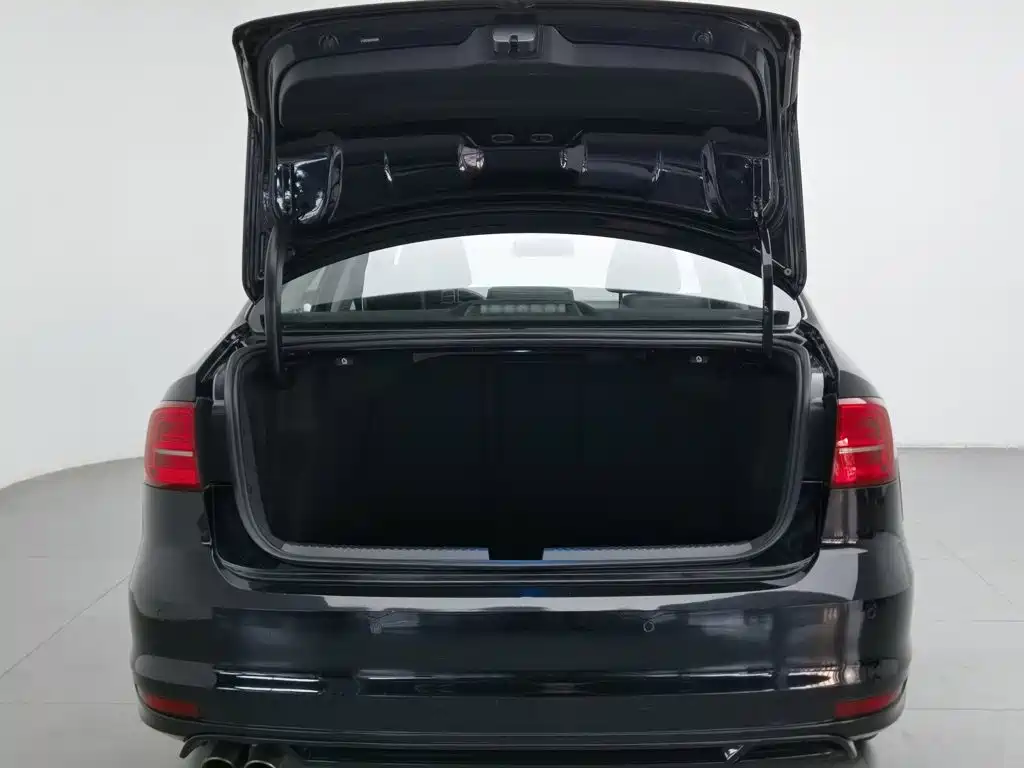 Volkswagen Sagitar — миниатюра 16