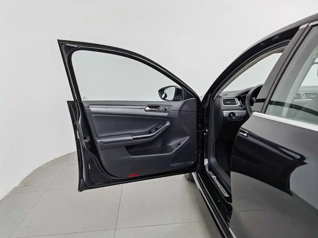 Volkswagen Sagitar — миниатюра 8