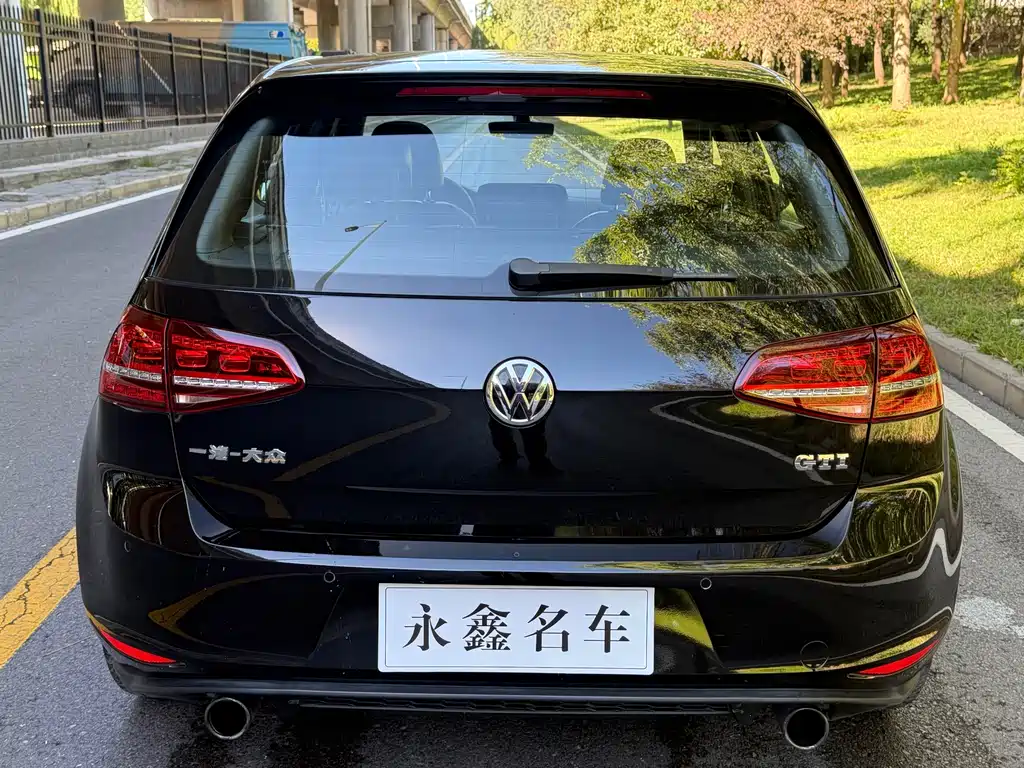 Volkswagen Golf GTI — миниатюра 8