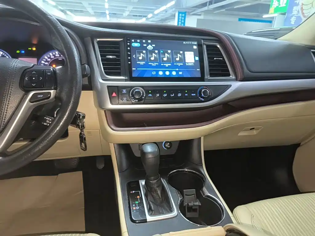 Toyota Highlander — миниатюра 13