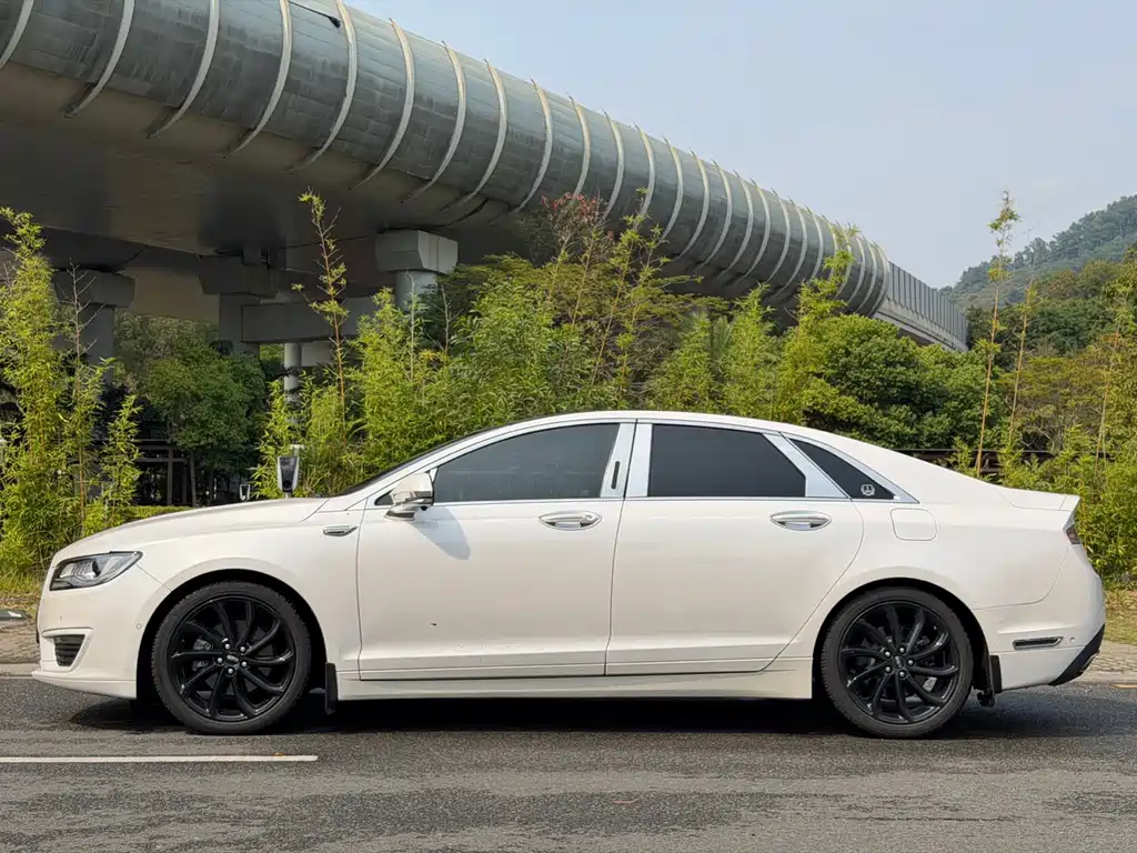 Lincoln MKZ 2020 2.0T MONO WHITE