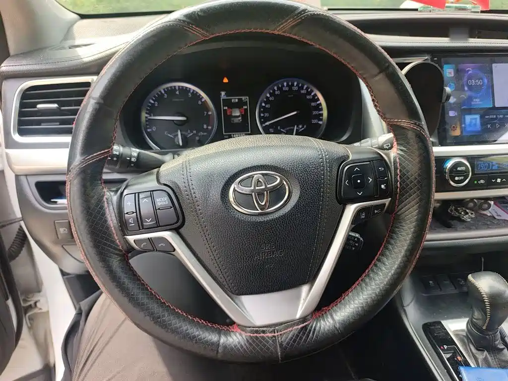 Toyota Highlander 2018 2.0T Luxury 7 мест VI