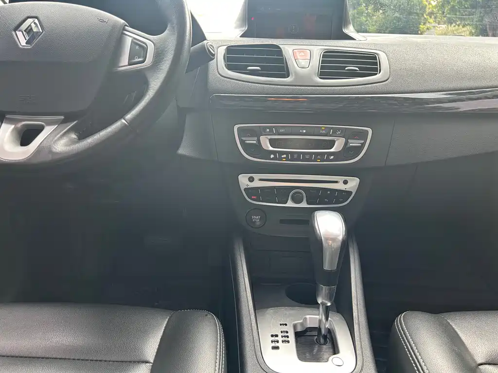 Renault Fluence — миниатюра 19