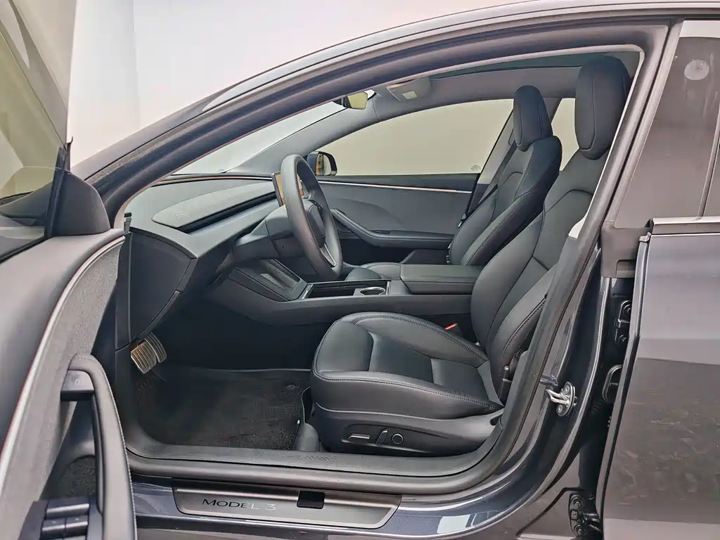 Tesla Model 3 — миниатюра 14