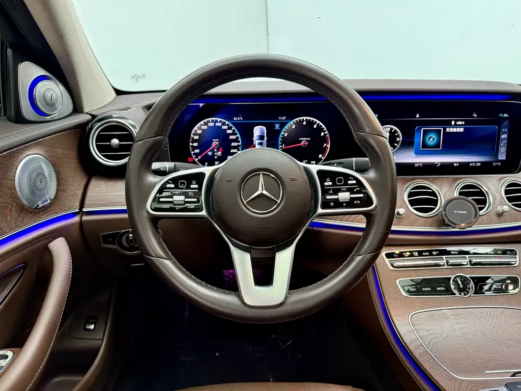Mercedes-Benz E-Class — миниатюра 19