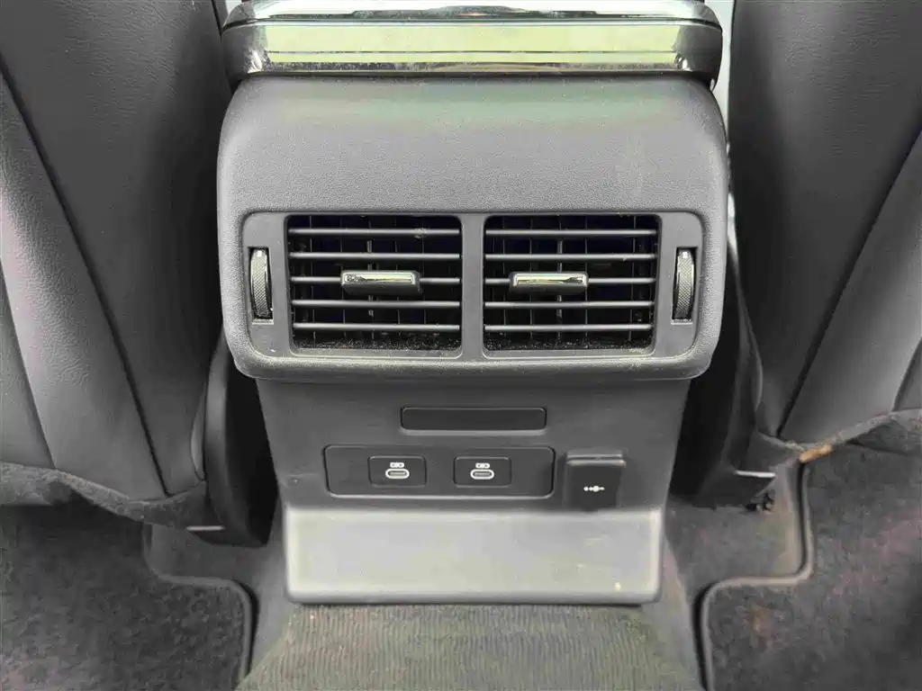 Land Rover Velar — миниатюра 14