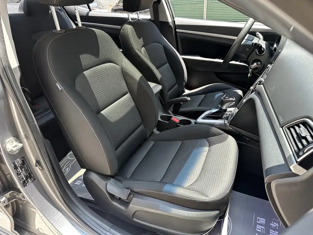 Hyundai Elantra 2016 1.6L AT Elite