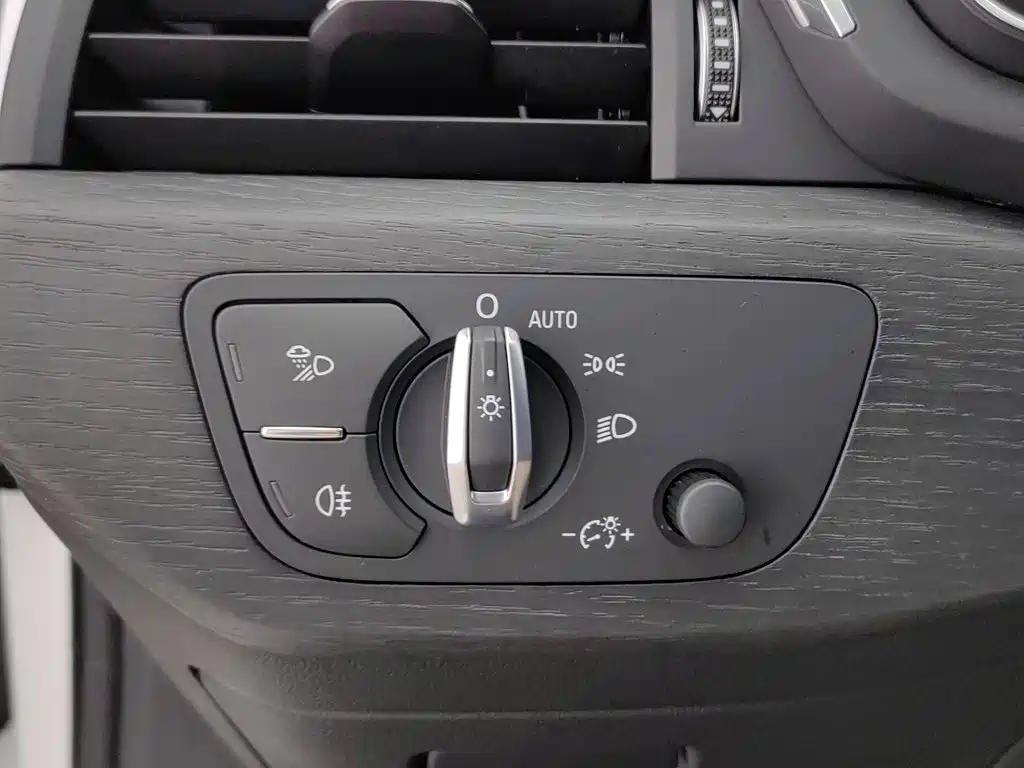 Audi A4L — миниатюра 21