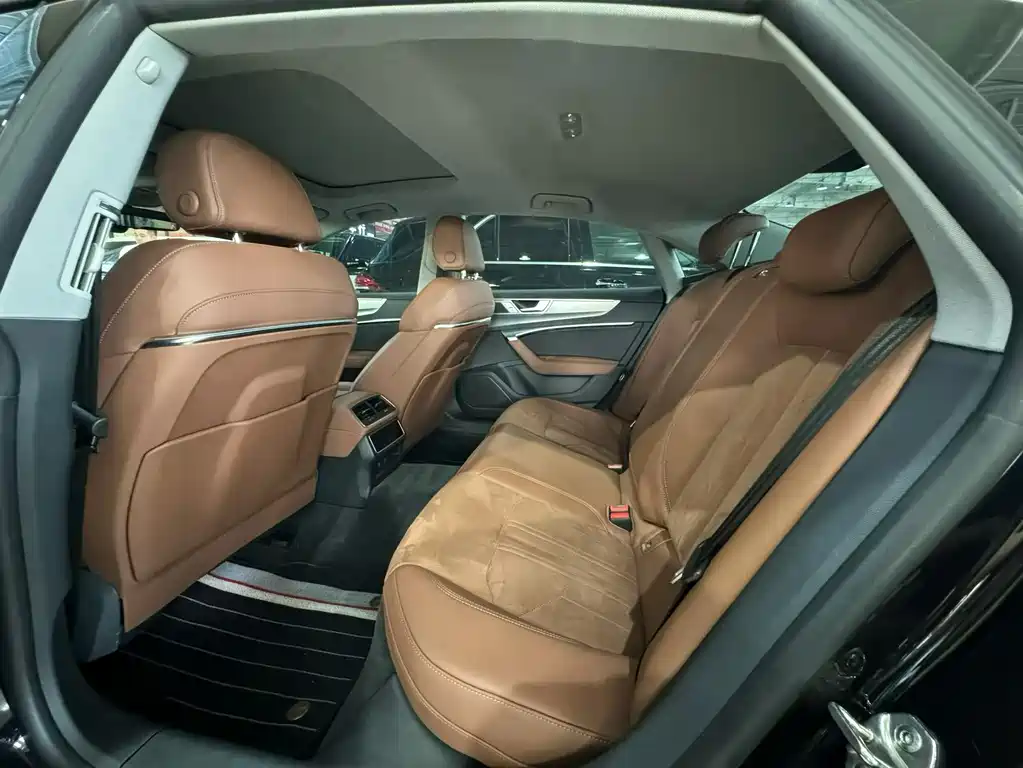 Audi A7L 2024 45 TFSI Luxury