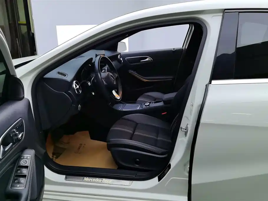 MERCEDES-BENZ A CLASS