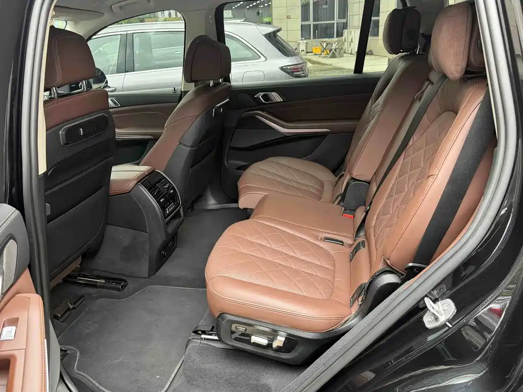 BMW X7 — миниатюра 7