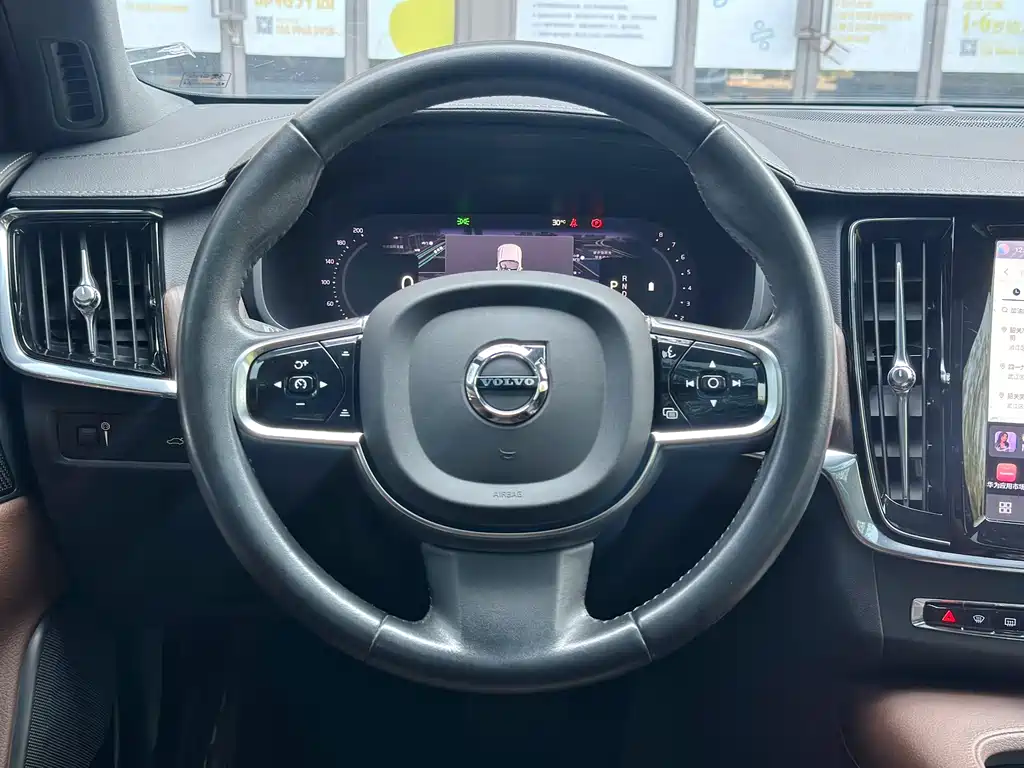 Volvo S90 — миниатюра 7