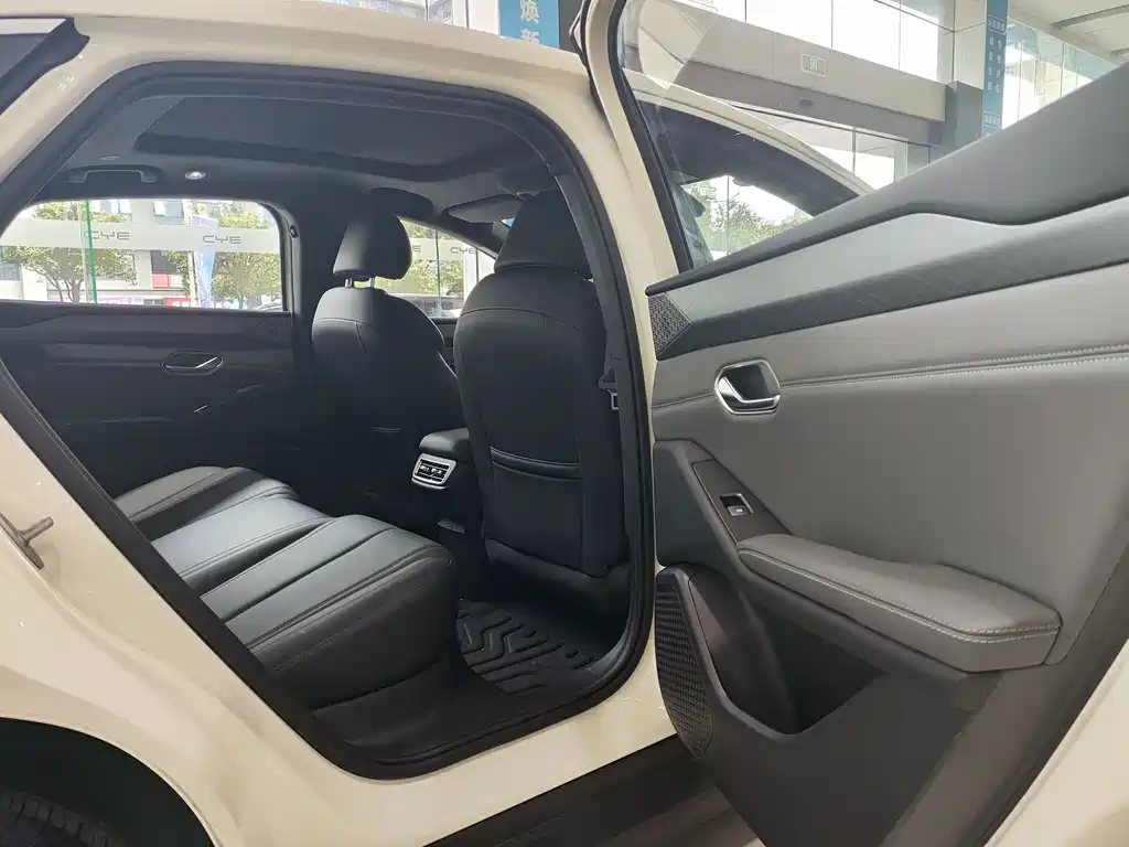 BYD Qin L — миниатюра 13