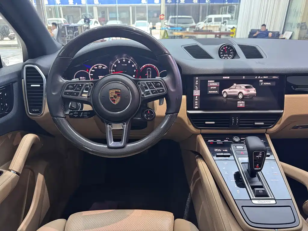 Porsche Cayenne — миниатюра 9