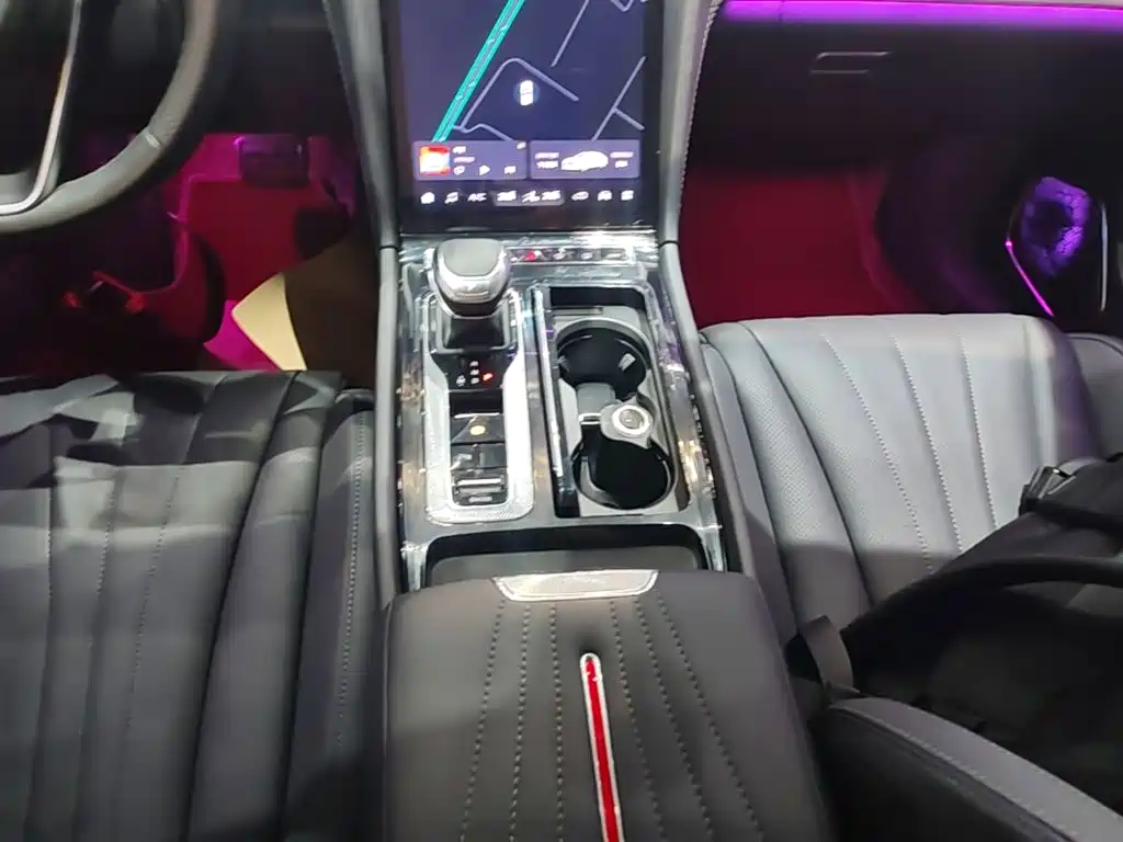 Hongqi Hongqi H5 — миниатюра 14