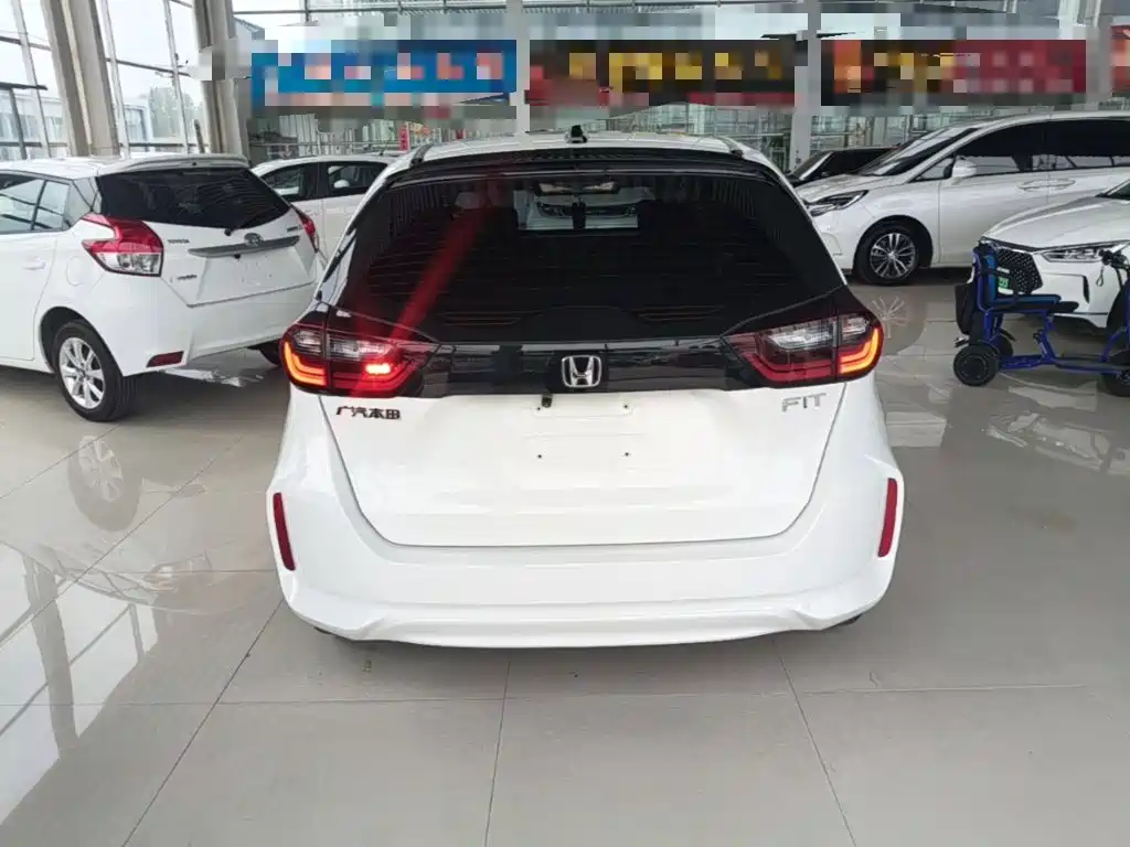 Honda Fit — миниатюра 6