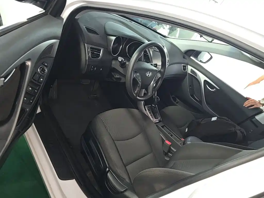 Hyundai Elantra Langdong — миниатюра 16