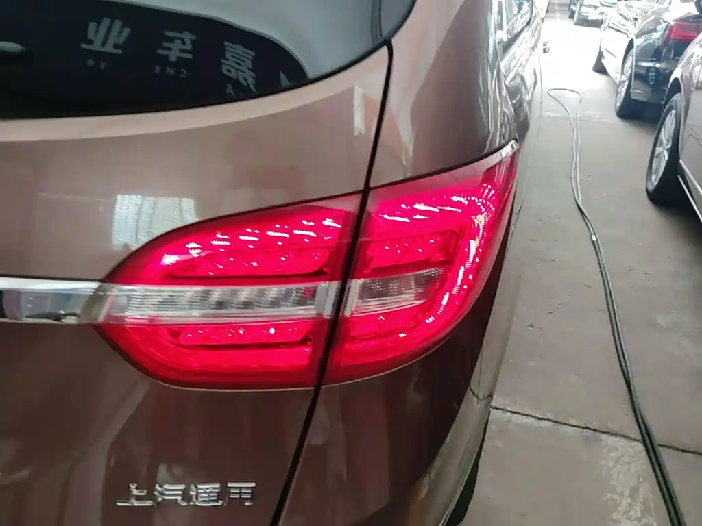 Buick GL8 2018 28T Luxury VI