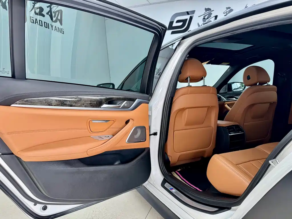 BMW 5 Series — миниатюра 10