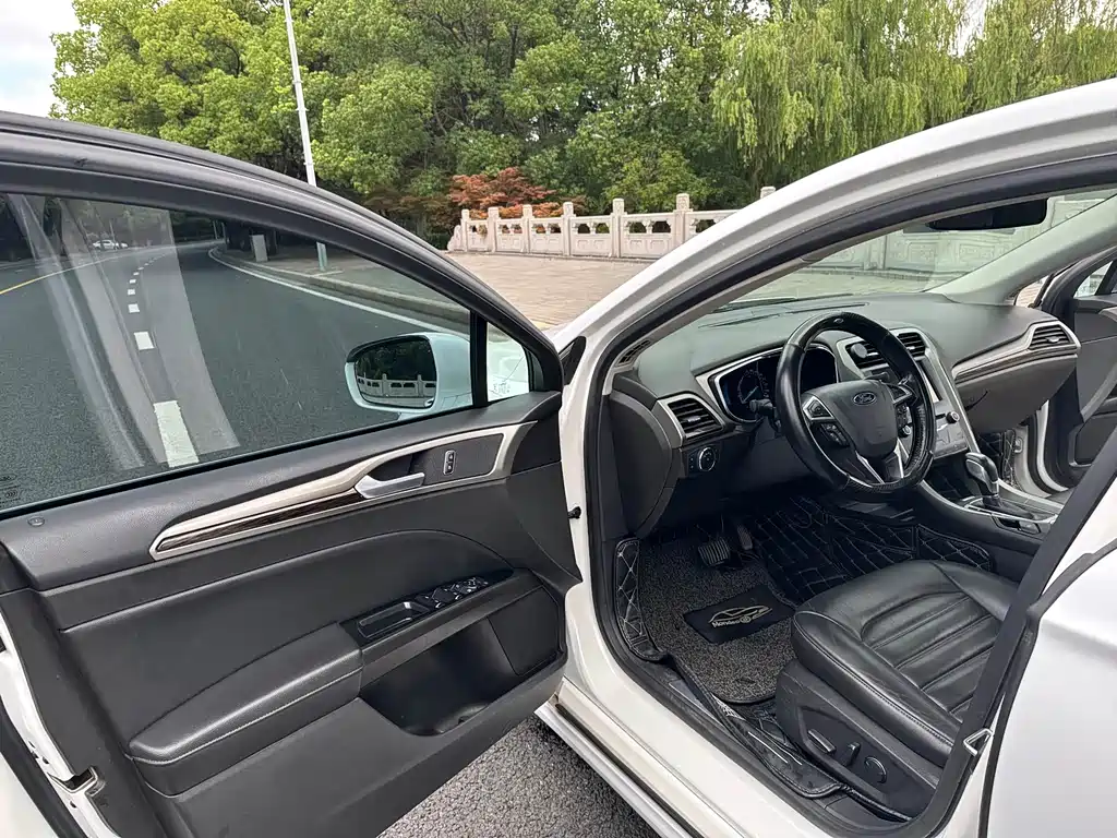 Ford Mondeo — миниатюра 18