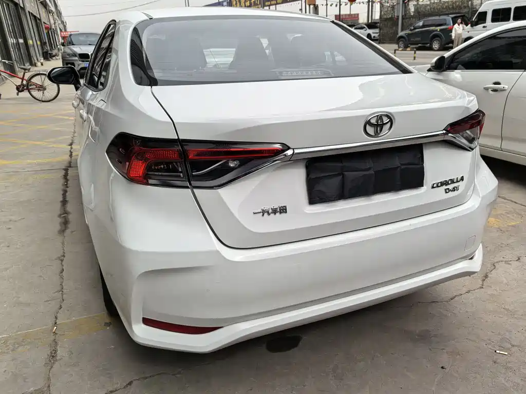 TOYOTA COROLLA