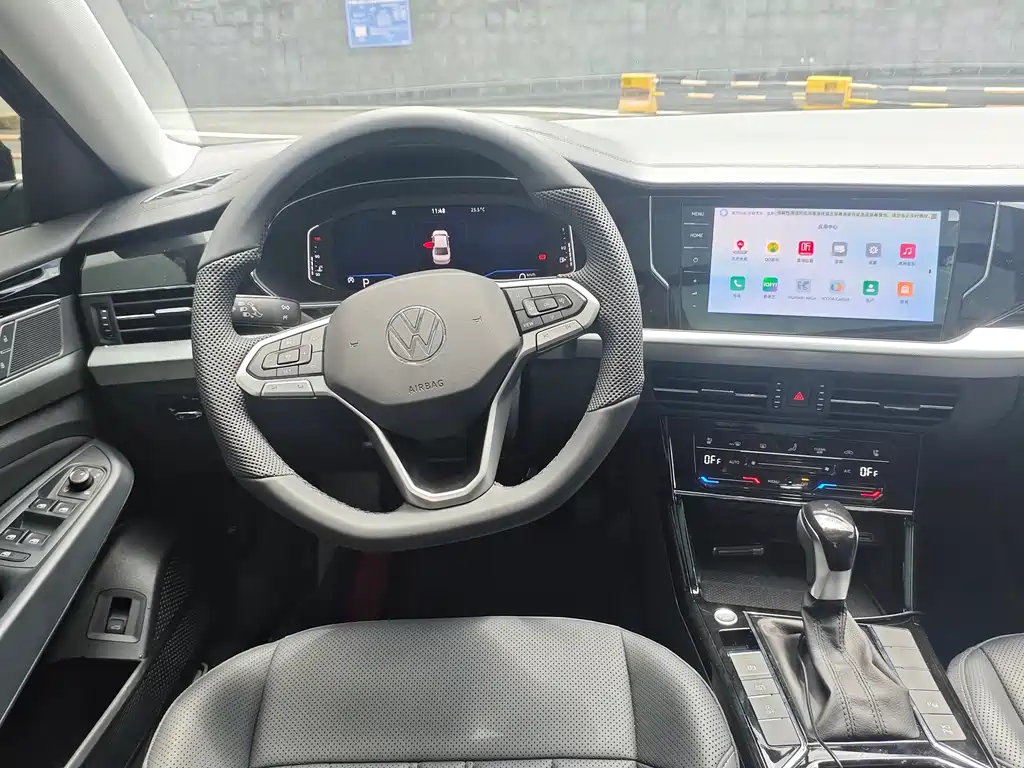 Volkswagen Passat 2026 380TSI