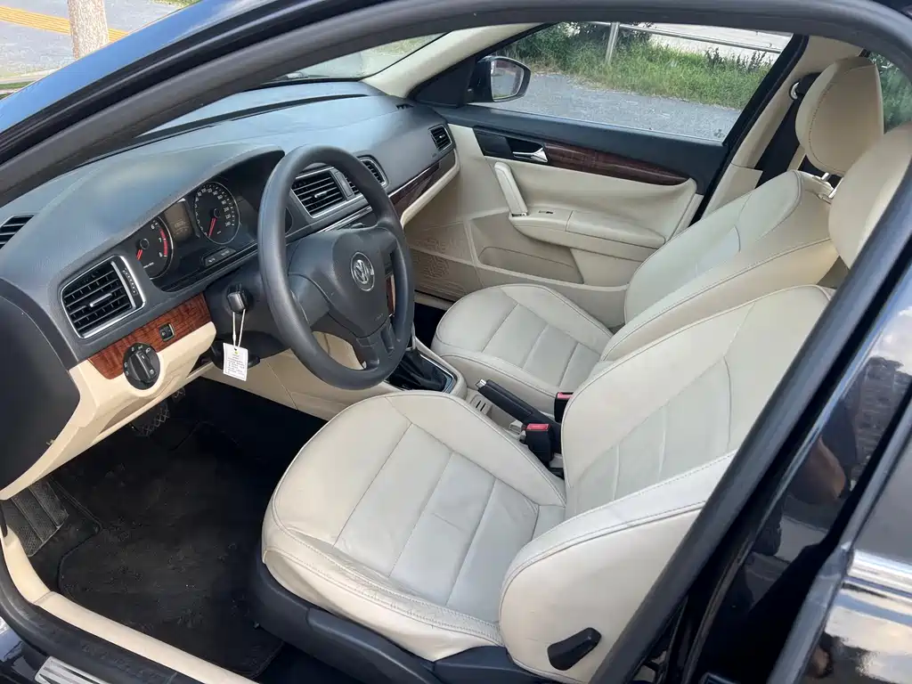 Volkswagen Lavida — миниатюра 5