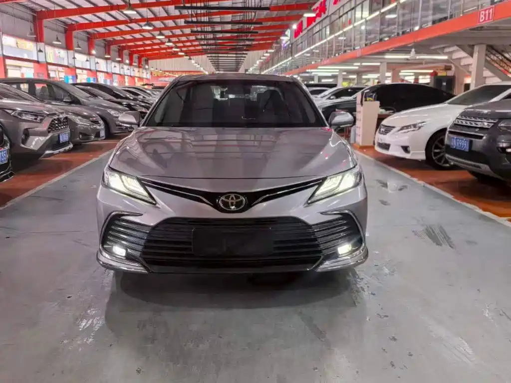 Toyota Camry — миниатюра 2