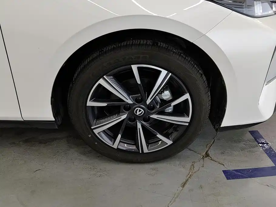 Changan Eado — миниатюра 6