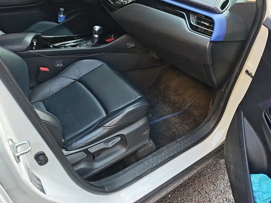 Toyota C-HR — миниатюра 8