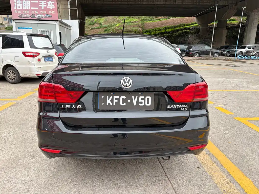 Volkswagen Santana — миниатюра 4