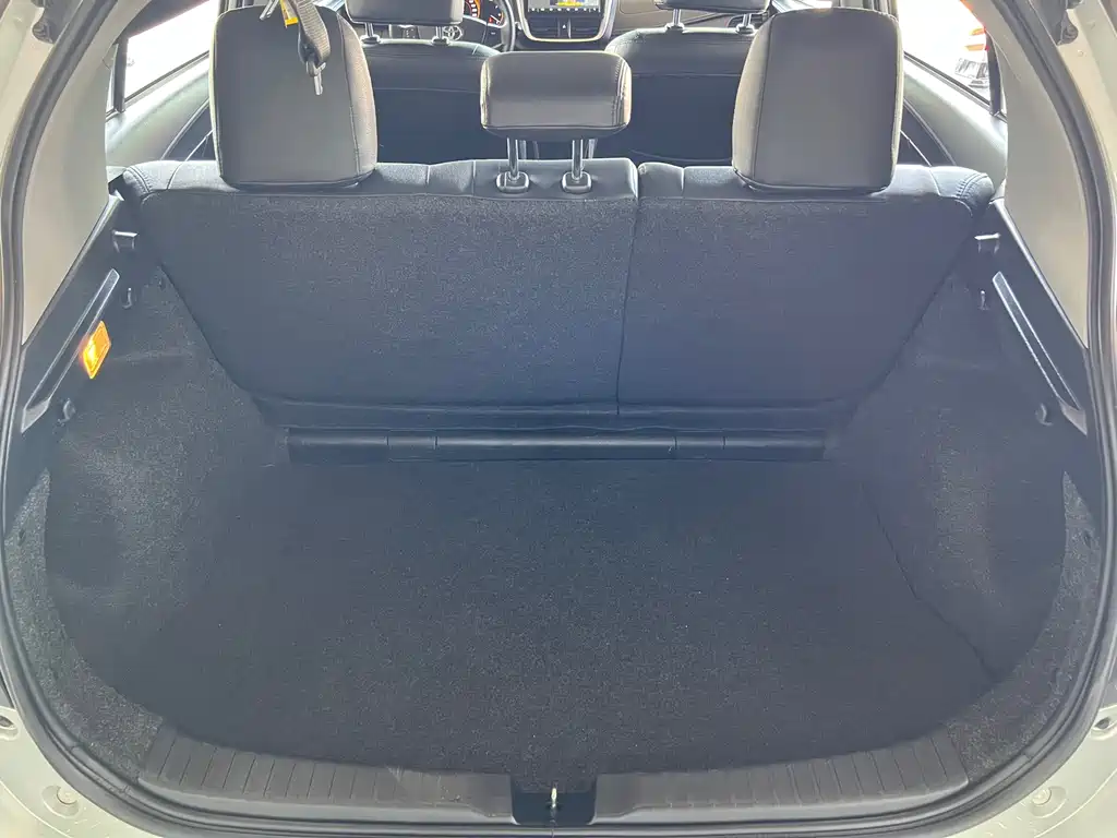 Toyota Yaris L — миниатюра 10