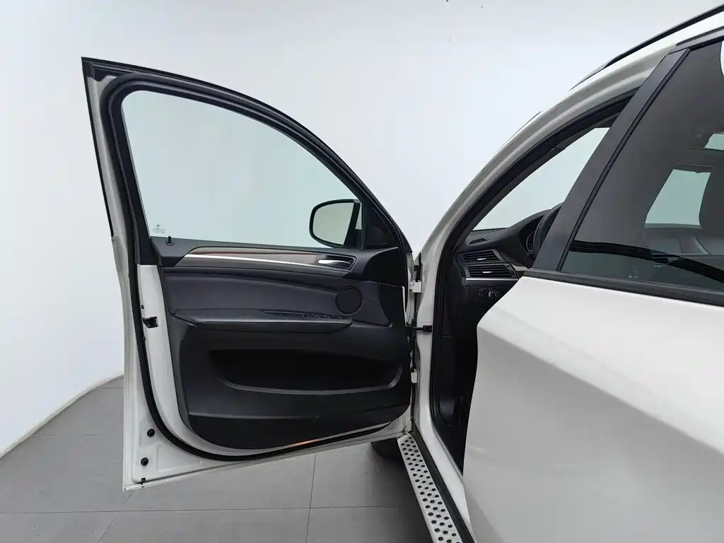 BMW X6 — миниатюра 15