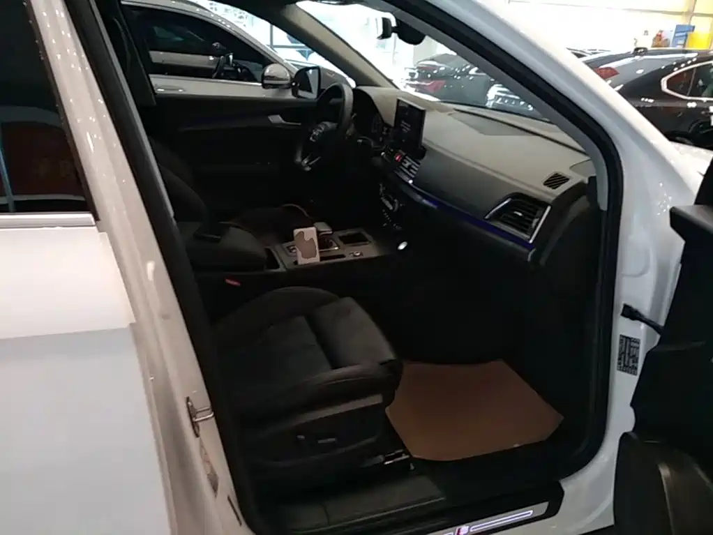 Audi Q5L — миниатюра 25