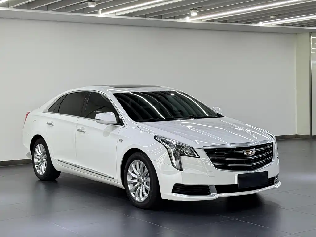 CADILLAC  XTS