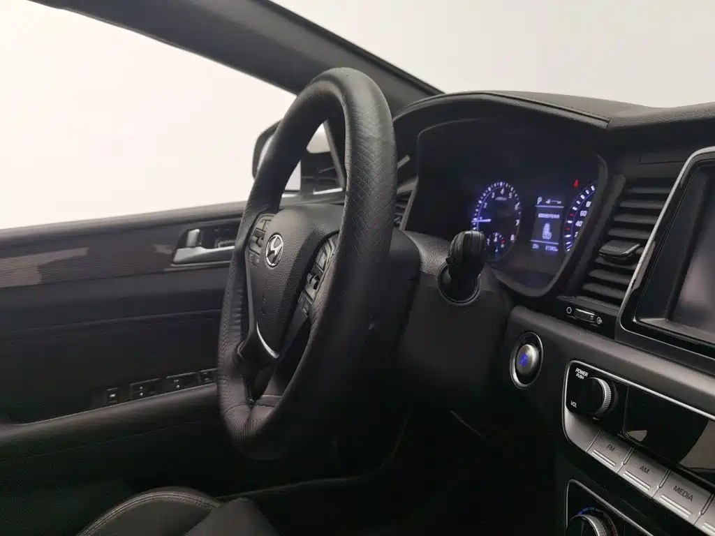 Hyundai Sonata — миниатюра 22