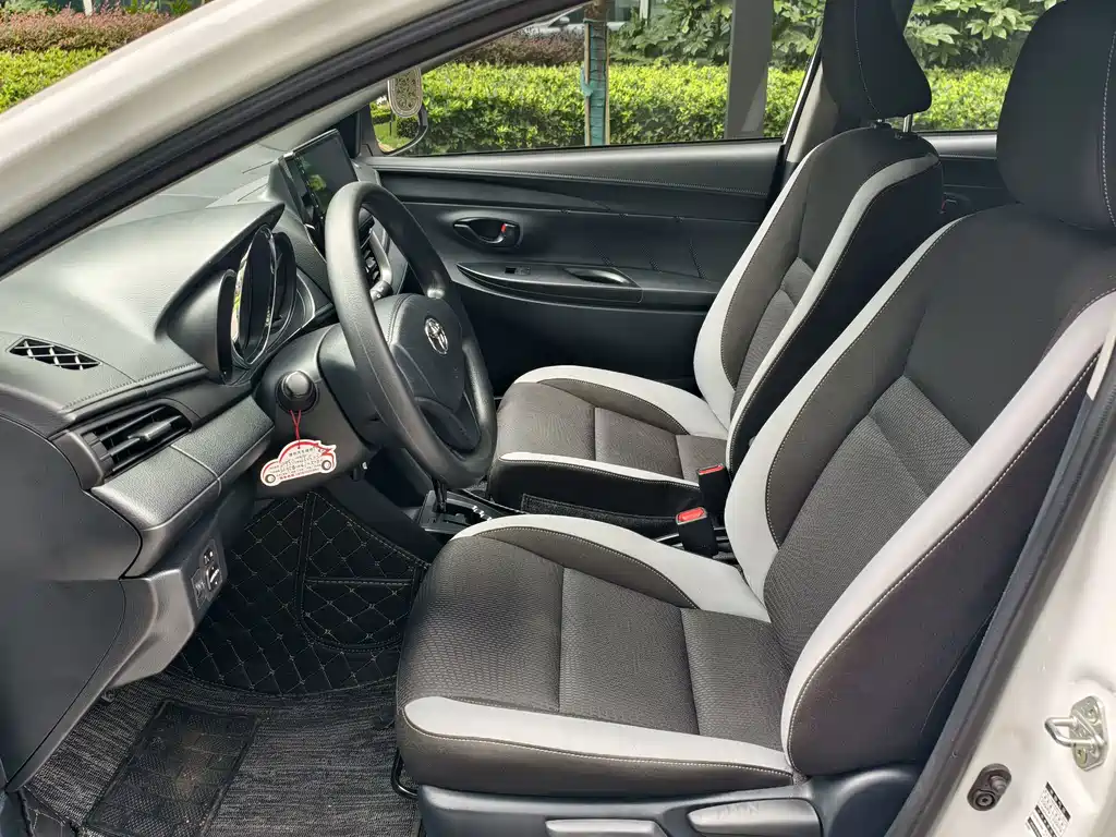 Toyota Yaris L — миниатюра 21