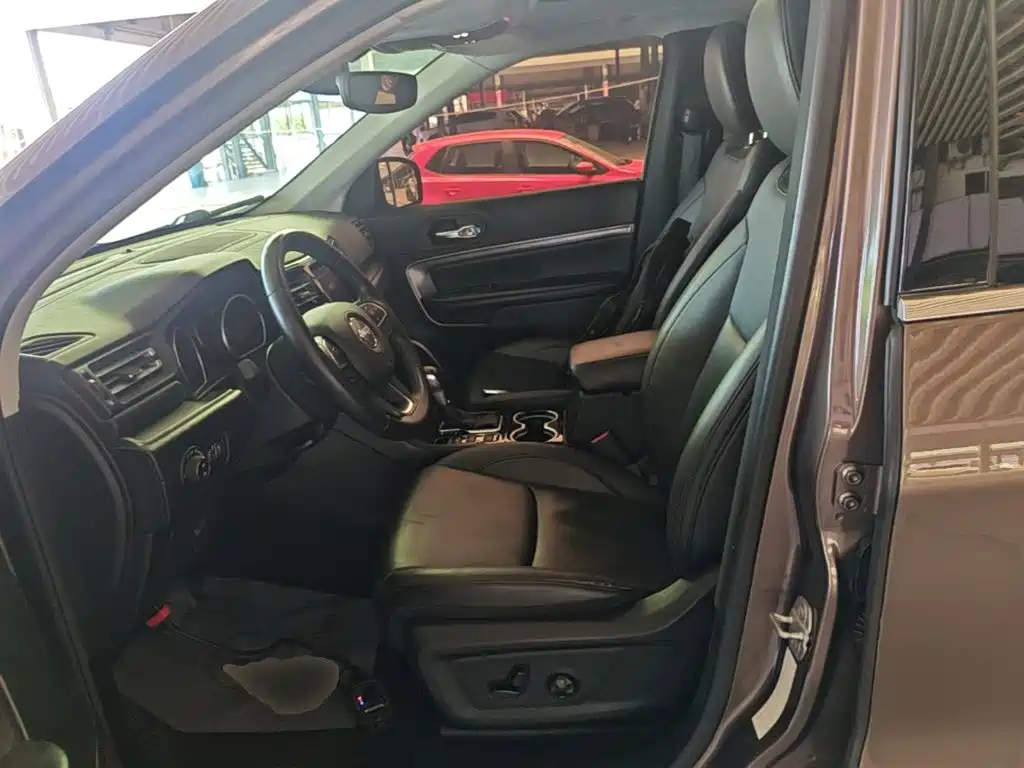 Jeep Commander — миниатюра 15